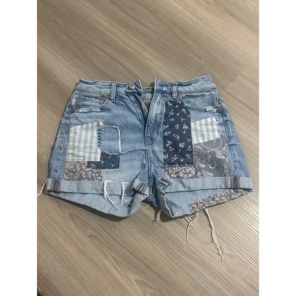 American Eagle Denim Shorts Patchwork‎ Distressed Cuffed Hem Light Wash Size 2 - Picture 1 of 9
